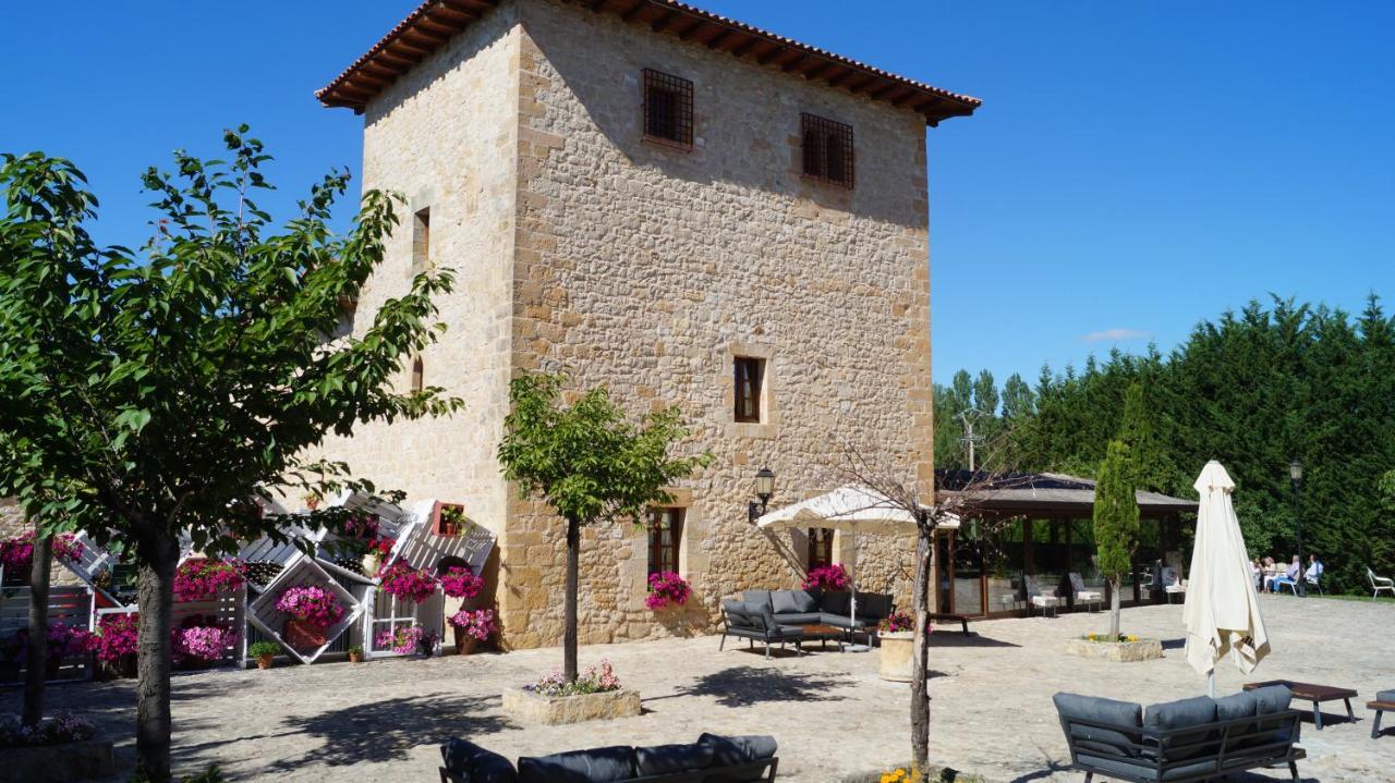 Posada Torre Palacio La Taxuela Villanueva la Lastra ภายนอก รูปภาพ