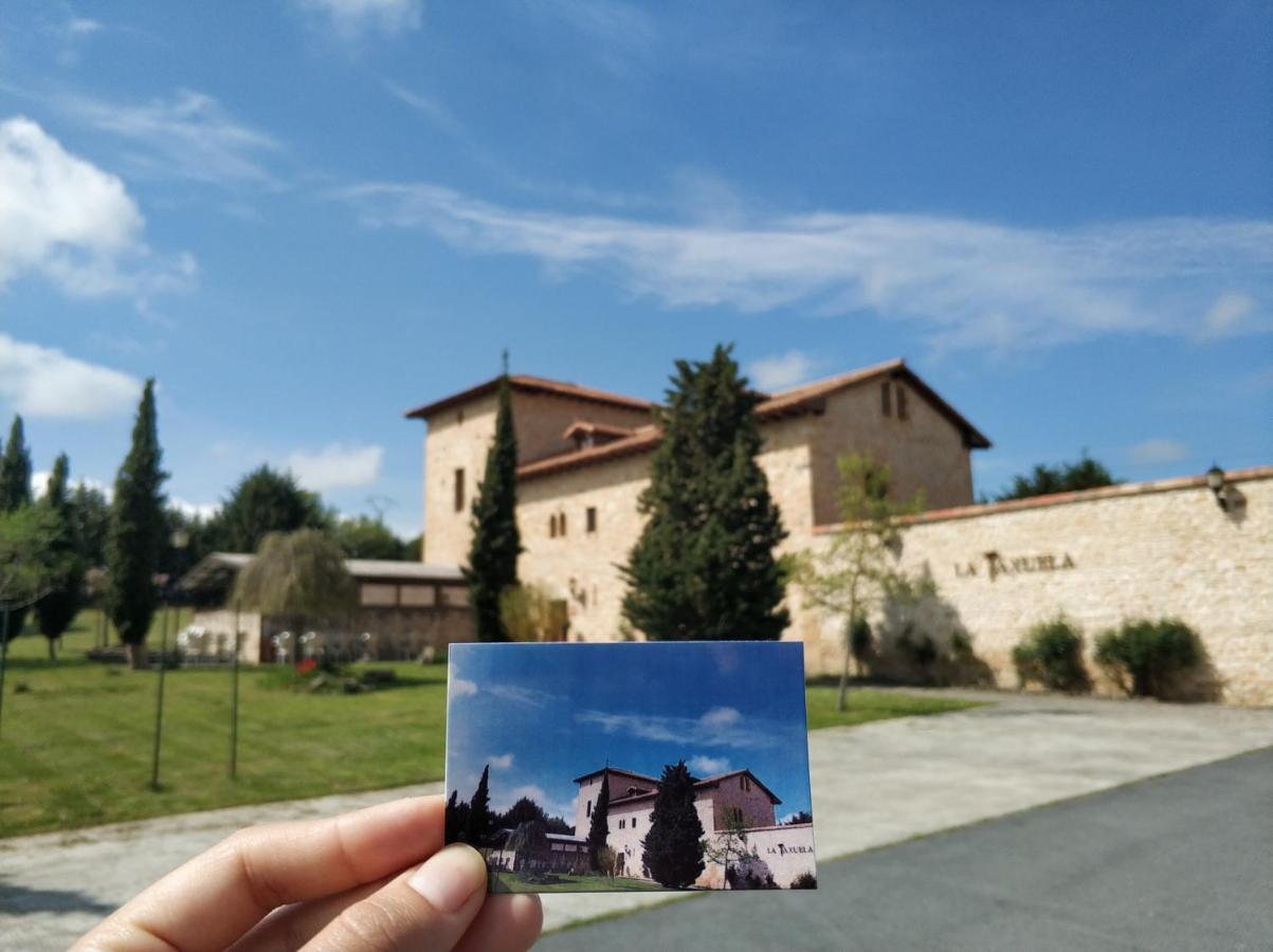 Posada Torre Palacio La Taxuela Villanueva la Lastra ภายนอก รูปภาพ