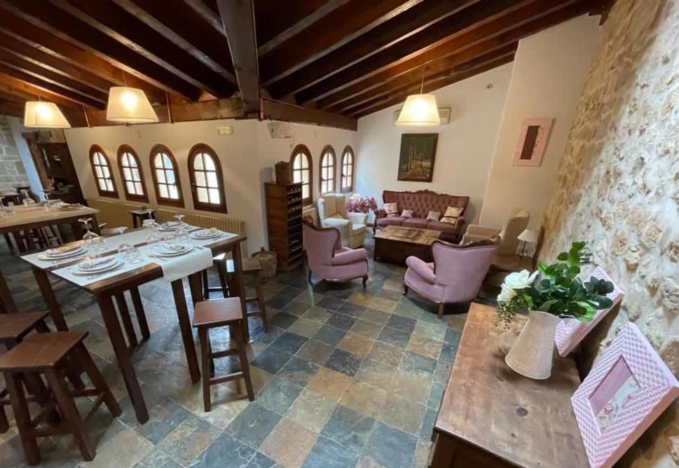 Posada Torre Palacio La Taxuela Villanueva la Lastra ภายนอก รูปภาพ
