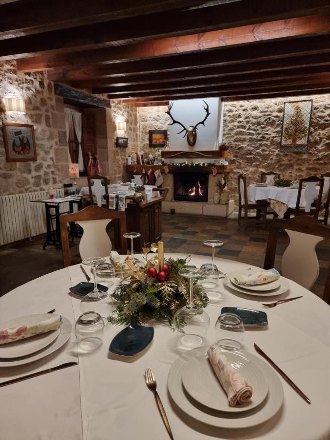Posada Torre Palacio La Taxuela Villanueva la Lastra ภายนอก รูปภาพ