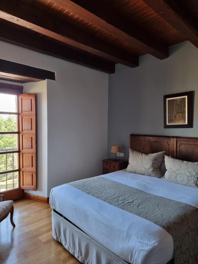 Posada Torre Palacio La Taxuela Villanueva la Lastra ภายนอก รูปภาพ